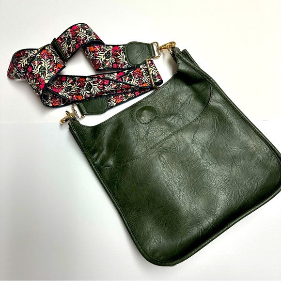 ahdorned Bags Nwot Ahdorned Green Classic Vegan Leather Messenger Bag With Guitar Strap